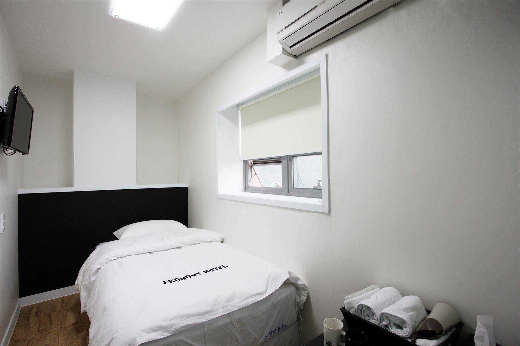 Ekonomy Hotel Myeongdong Central Σεούλ Εξωτερικό φωτογραφία