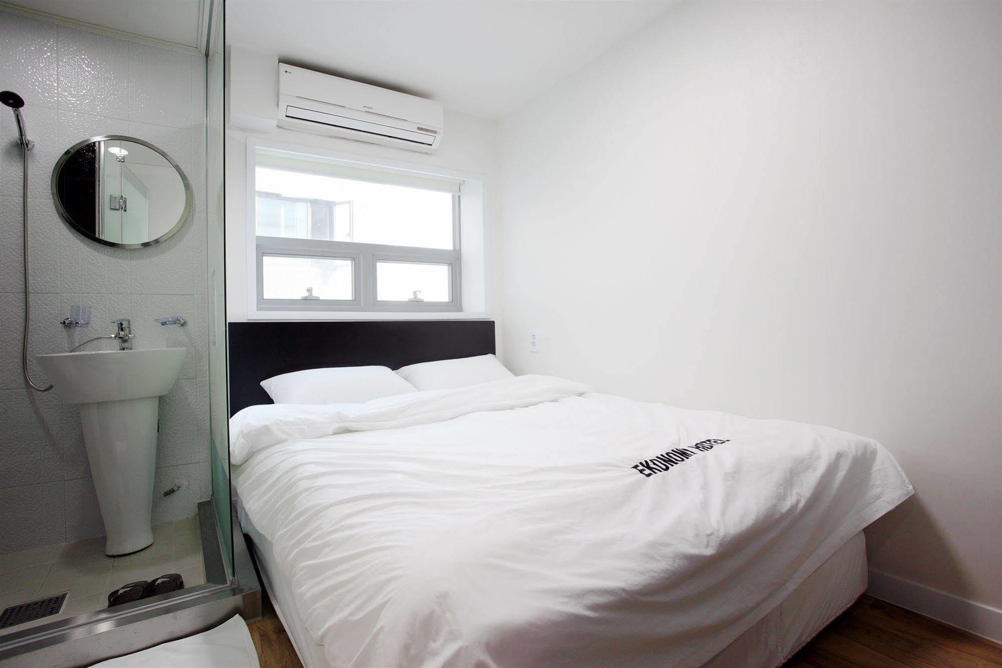 Ekonomy Hotel Myeongdong Central Σεούλ Εξωτερικό φωτογραφία