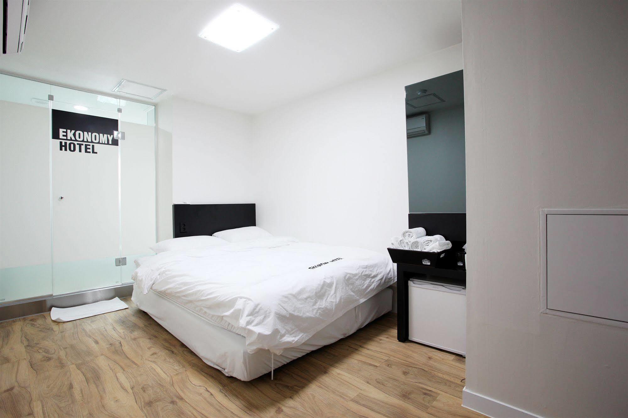 Ekonomy Hotel Myeongdong Central Σεούλ Εξωτερικό φωτογραφία
